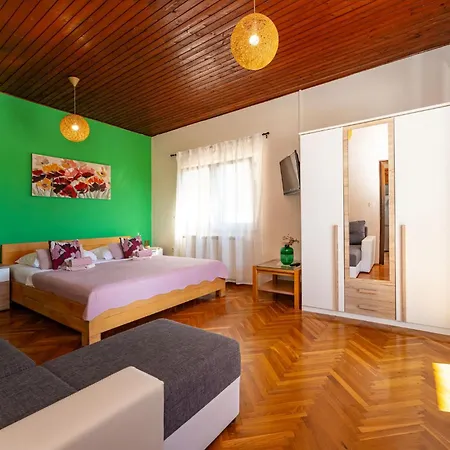 Apartments Adriana Starigrad Paklenica Exterior photo
